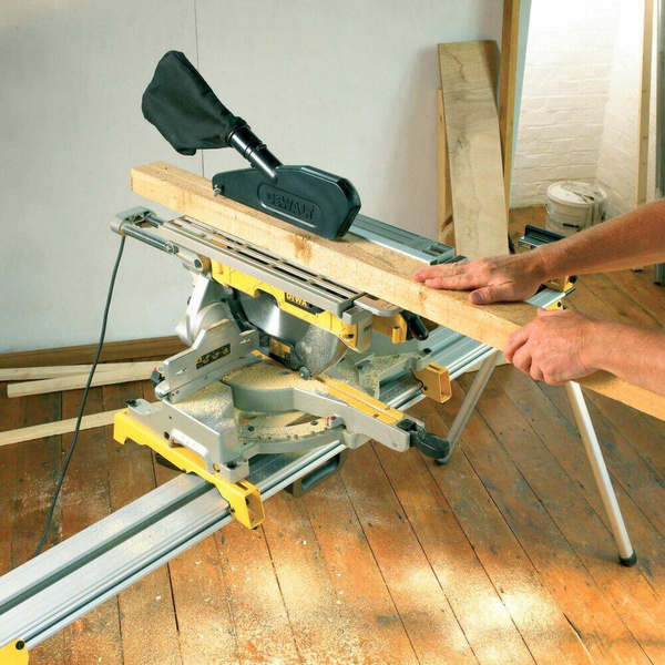 Pilarka stołowa/ukośnica Dewalt D27112