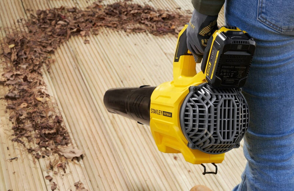 Dmuchawa do liści Stanley Fatmax SFMCBL730B