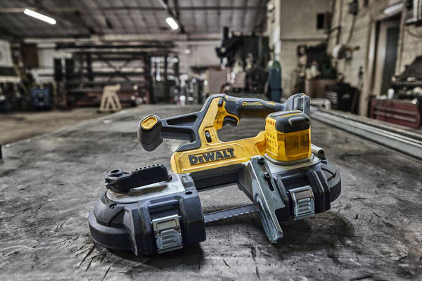 Piła taśmowa Dewalt DCS378N