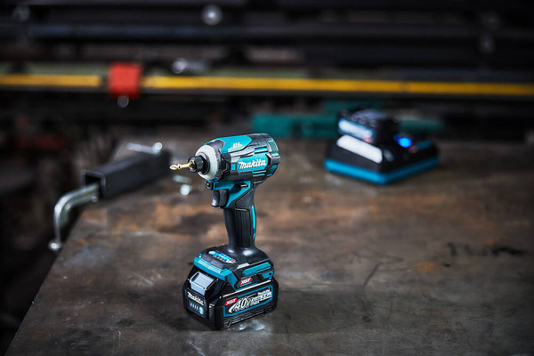 Zakrętarka Makita TD001GZ02