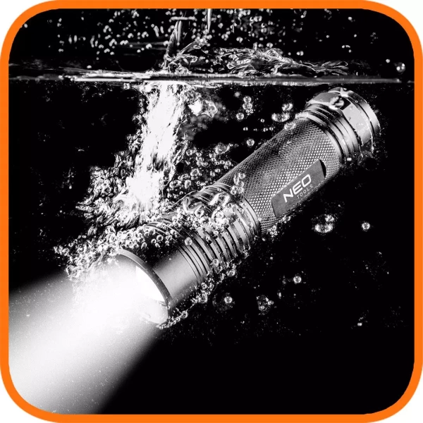 Aluminiowa latarka Neo tools 99-101