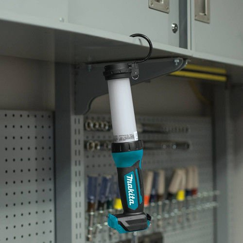 Latarka Makita ML104