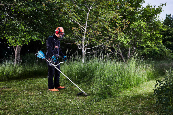 Akumulatorowa podkaszarka DUR369APT2 Makita