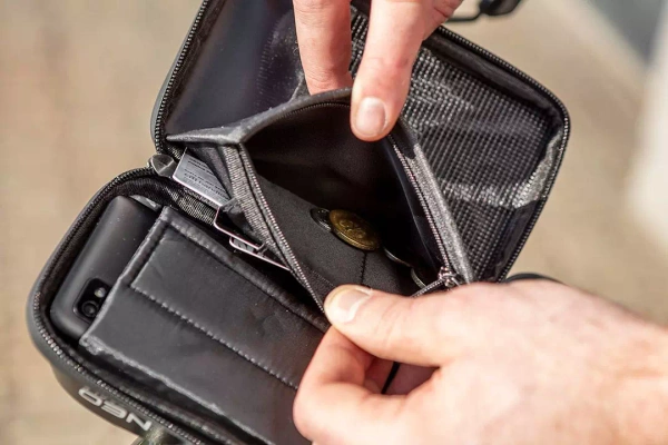 Wodoodporna torba rowerowa z uchwytem na telefon NEO Tools 91-001