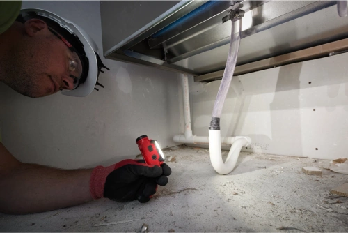 Latarka czołowa Milwaukee L4 HL2-301