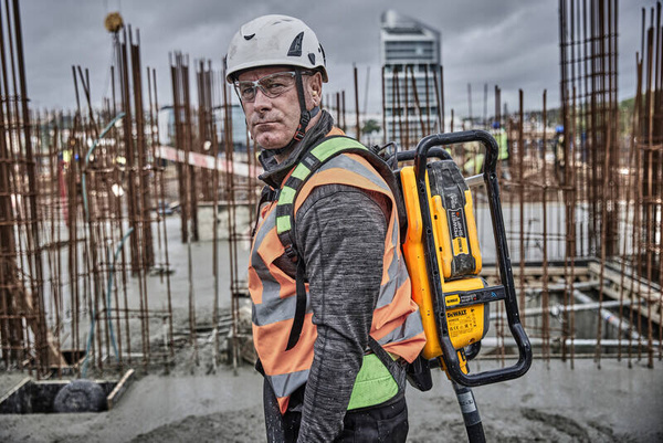 Wibrator do betonu Dewalt DCPS310AG2