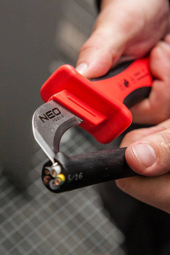 Nóż NEO Tools monterski 190 mm 1000V 01-551