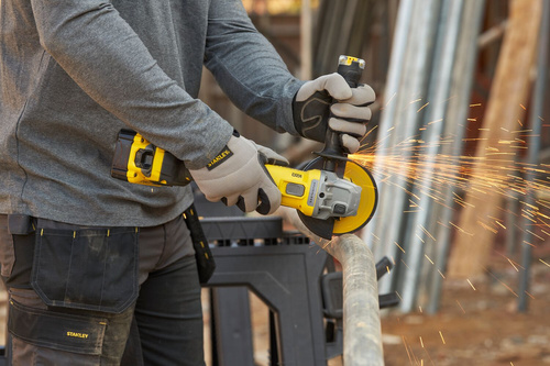 Szlifierka kątowa Stanley Fatmax SFMCG710B