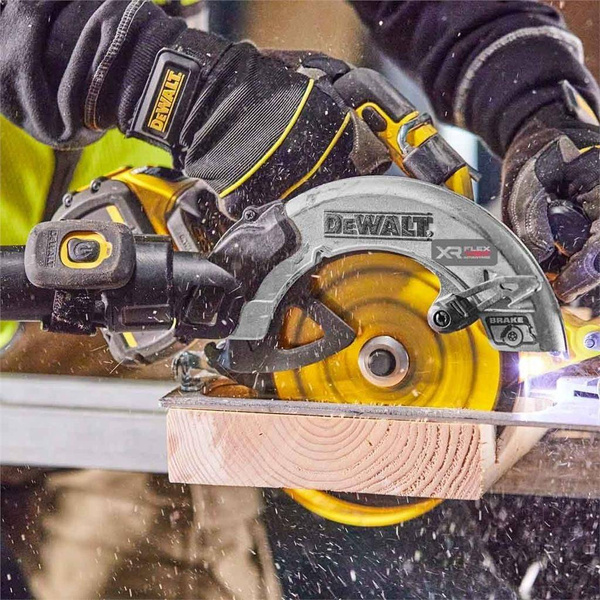 Pilarka tarczowa Dewalt DCS573N