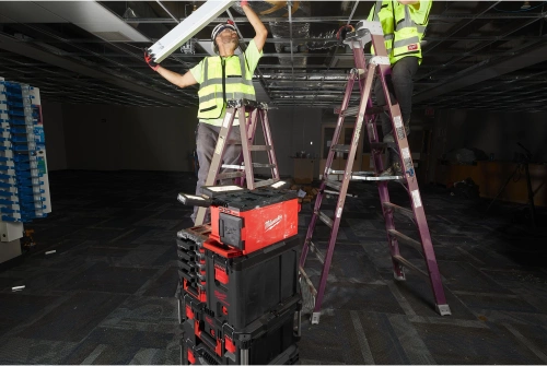 Ładowarka z lampą Milwaukee M18 POALC-0