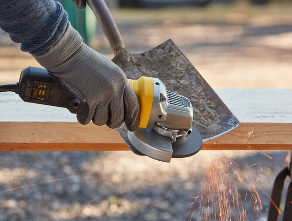 Szlifierka kątowa Stanley FMEG220K-QS