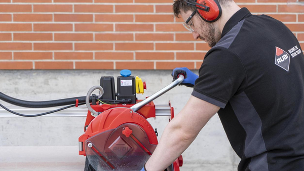 Przecinarka elektryczna Rubi DC-250 PYTHON 1200 230V 50HZ z tarczą CPA-250