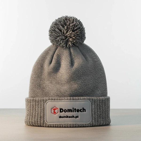 Szara czapka zimowa z pomponem
