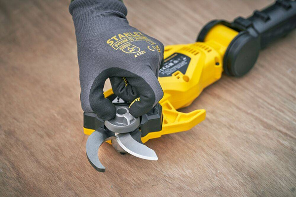 Sekator akumulatorowy na wysięgniku Stanley Fatmax SFMCPP632D1-QW