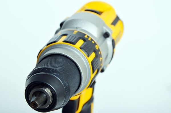 Wiertarko-wkrętarka DeWalt DCD996P3