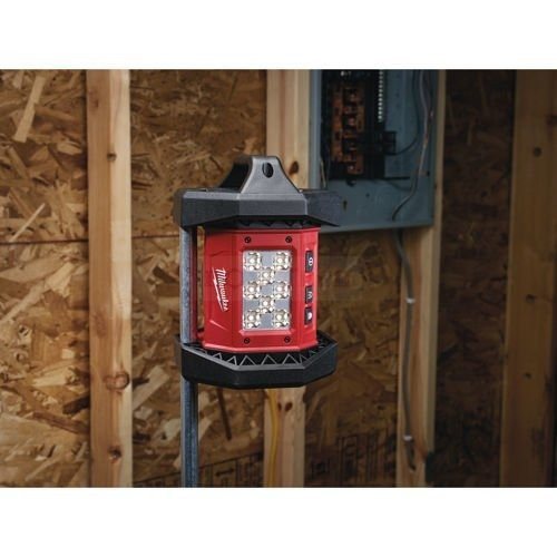 Lampa akumulatorowa Milwaukee M18 AL-0