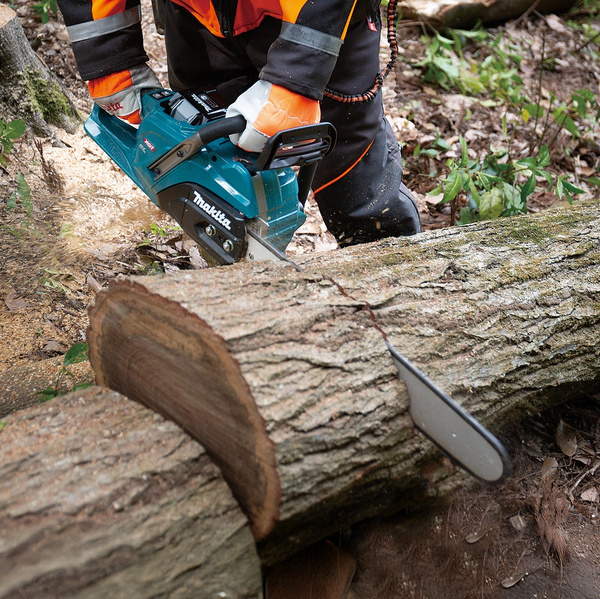 Pilarka łańcuchowa Makita UC030GZ01