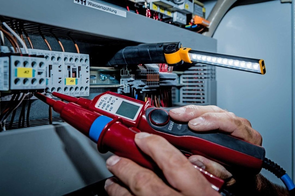 Ręczna lampa akumulatorowa LED SANSA 400 A 400lm, 6.000K. Brennenstuhl 1177370