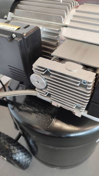 Kompresor bezolejowy MG Air DYNAMIC 90L Vertical 090DYN68VRG2