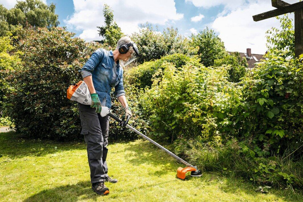 Kosa spalinowa Stihl FS 56 z głowica żyłkowa AC C26-2
