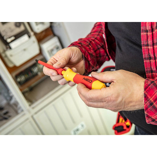 Końcówki wkrętakowe z uchwytem NEO Tools 1000V 12szt. 01-308