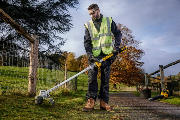 Podkaszarka DeWalt DCMST561N