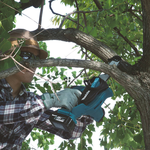 Akumulatorowa pilarka łańcuchowa Makita DUC122RTE