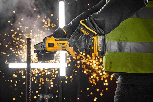 Szlifierka kątowa DeWalt DCG405H2T