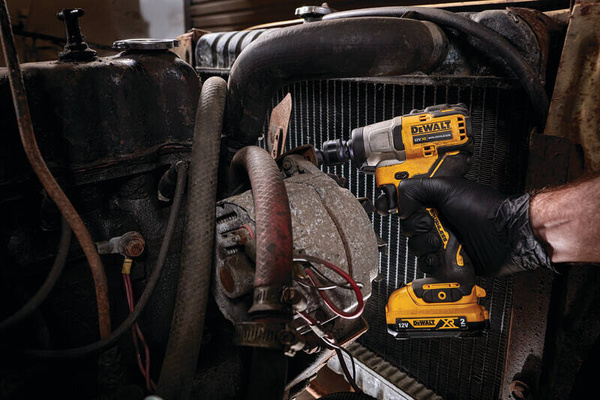 Klucz udarowy Dewalt DCF902D2