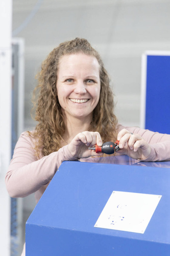 Magnetyczny wkrętak z magazynkiem bitów Wiha 33738