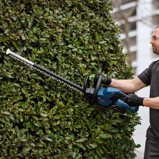 Nożyce do żywopłotu akumulatorowe Bosch GHE 18V-60 (06008C9000)