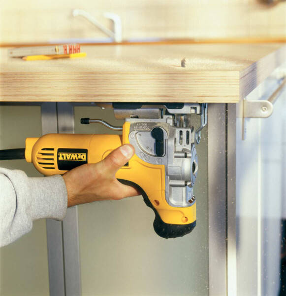 Wyrzynarka Dewalt DW333K