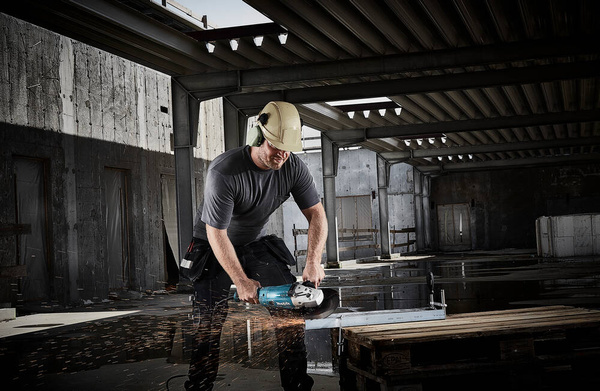 Szlifierka kątowa Makita GA9020R