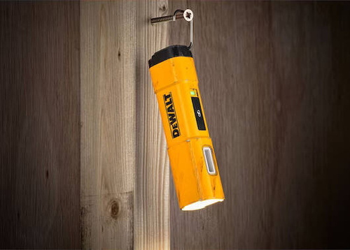 Akumulatorowa latarka LED DeWALT DCL183-XJ