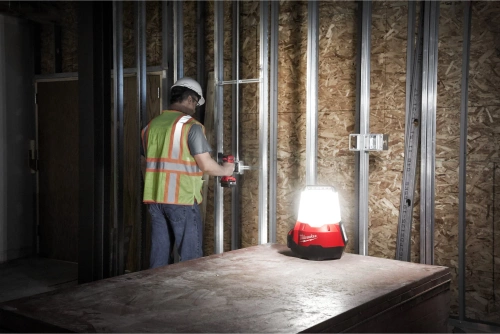 Lampa strefowa Milwaukee M18 TAL-0