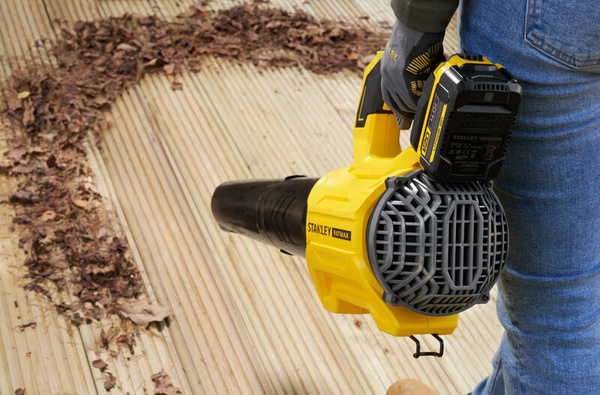 Dmuchawa do liści Stanley Fatmax SFMCBL730M1