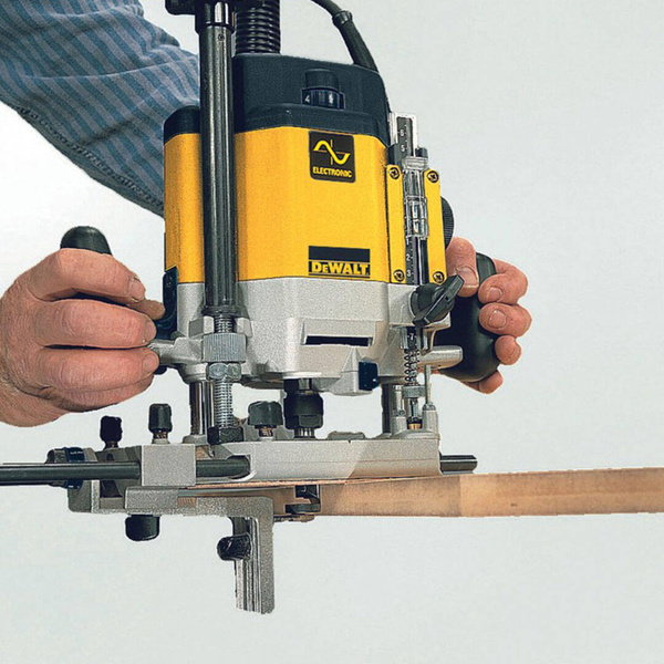 Frezarka górnowrzecionowa DeWALT DW625EKT