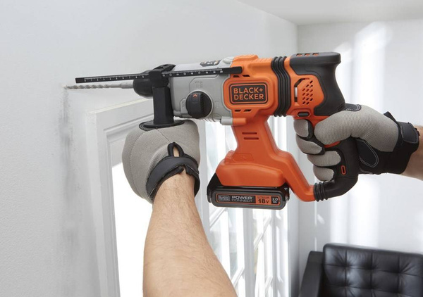 Akumulatorowa młotowiertarka 18V Black&Decker BCD900E2K-QW + 2x akumualtor 2,5 Ah