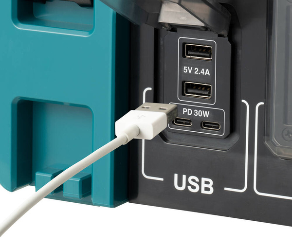 Przetwornica 18V 230V Makita BAC01