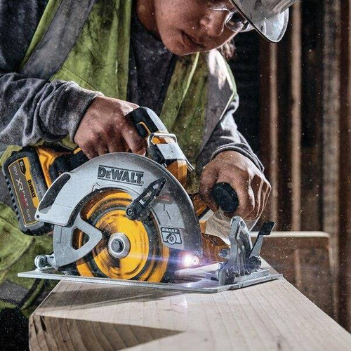 Pilarka tarczowa Dewalt DCS573N