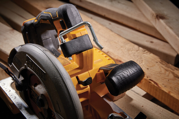 Pilarka tarczowa Dewalt DCS573NT