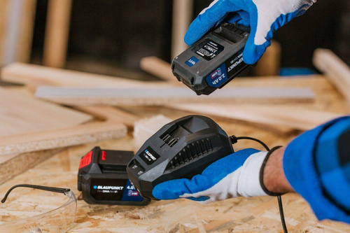 Szybka ładowarka Blaupunkt 18V 2,4A BP1824