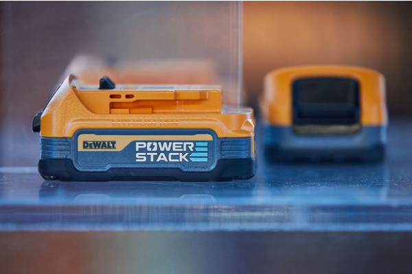 Zestaw dwóch akumulatorów Dewalt PowerStack DCBP034E2