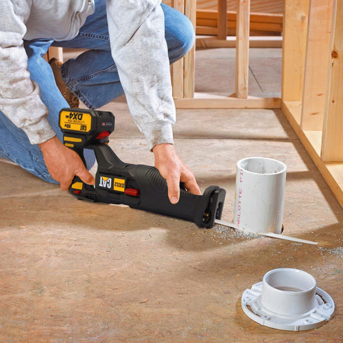 Pilarka szablasta CAT DX52B