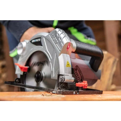 Pilarka tarczowa Graphite 58G493