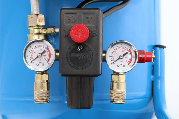 Kompresor dwutłokowy olejowy Airpress HL 425-50 8 bar 3 KM/2.2 kW 260 l/min 50 l