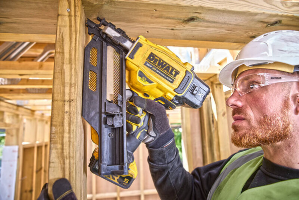 Gwoździarka Dewalt DCN930N