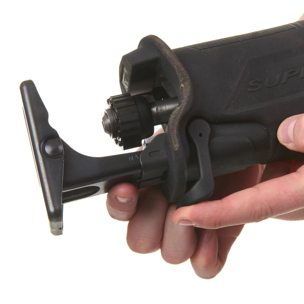 Pilarka szablasta Milwaukee M18 FSX-801C