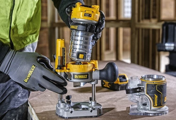 Frezarka Dewalt DCW604NT