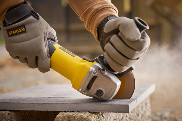 Szlifierka kątowa Stanley Fatmax FMEG225VS